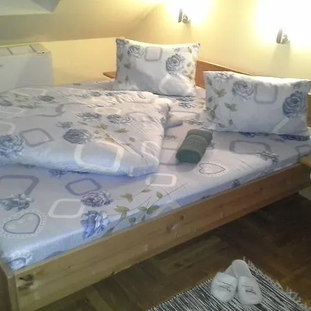 Korona Szallo מלון